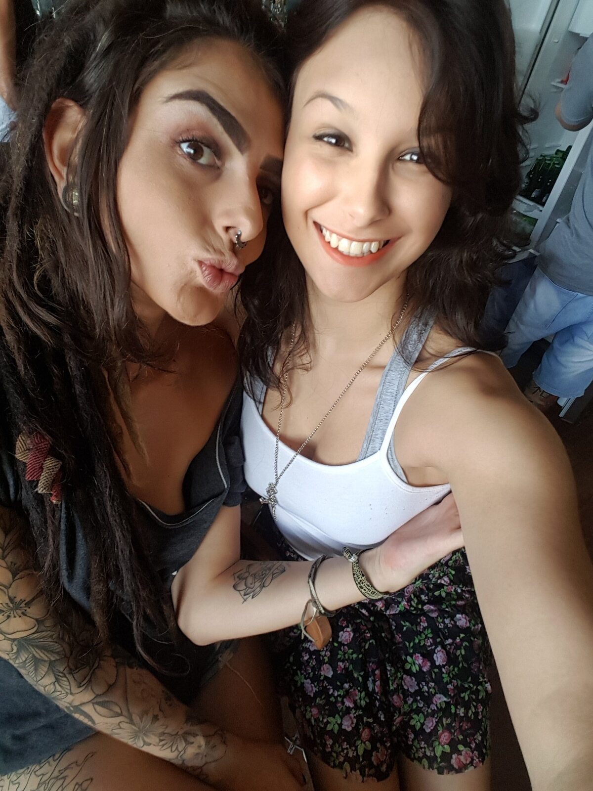 Picture Tagged With Brunette Camgirl Gweenblack Fapcoholic