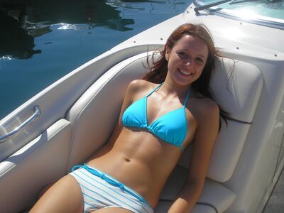 Picture tagged with: Brunette, Bikini, Boat, Sexy Wallpaper, Smiling, Tummy