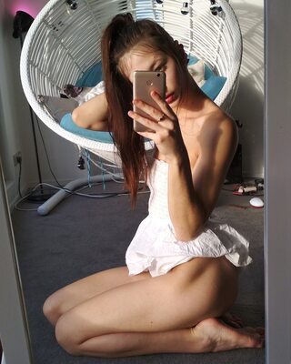 Picture tagged with: Brunette, Camgirl, ManyVids.com, MissAlice_94 - MissAlice_18