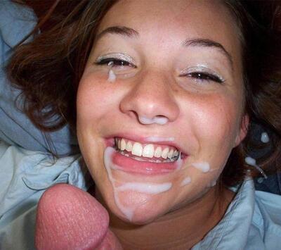 Picture tagged with: Brunette, Cumshot, Facial