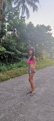 Picture tagged with: Skinny, Brunette, Shein28, Cute, Filipina, Legs, Nature, Tummy