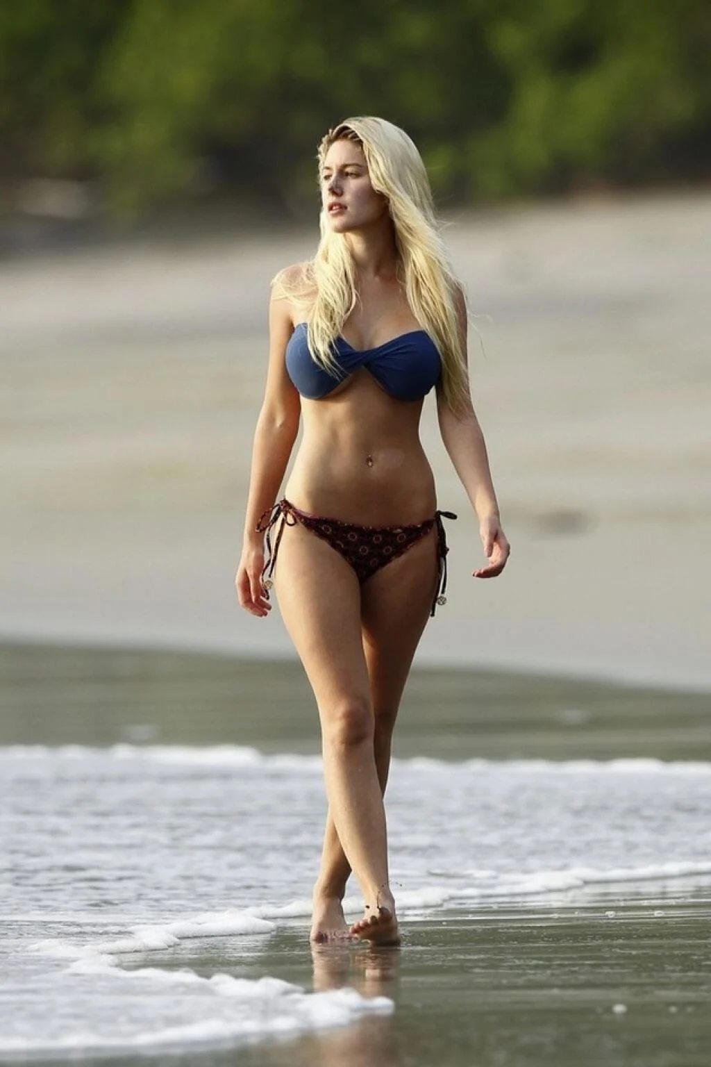 Picture tagged with: Blonde, Beach