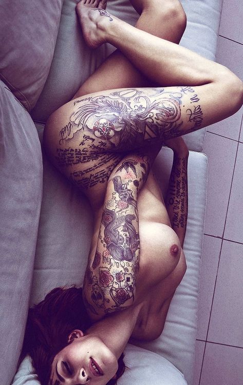 Picture tagged with: Brunette, Art, Tattoo