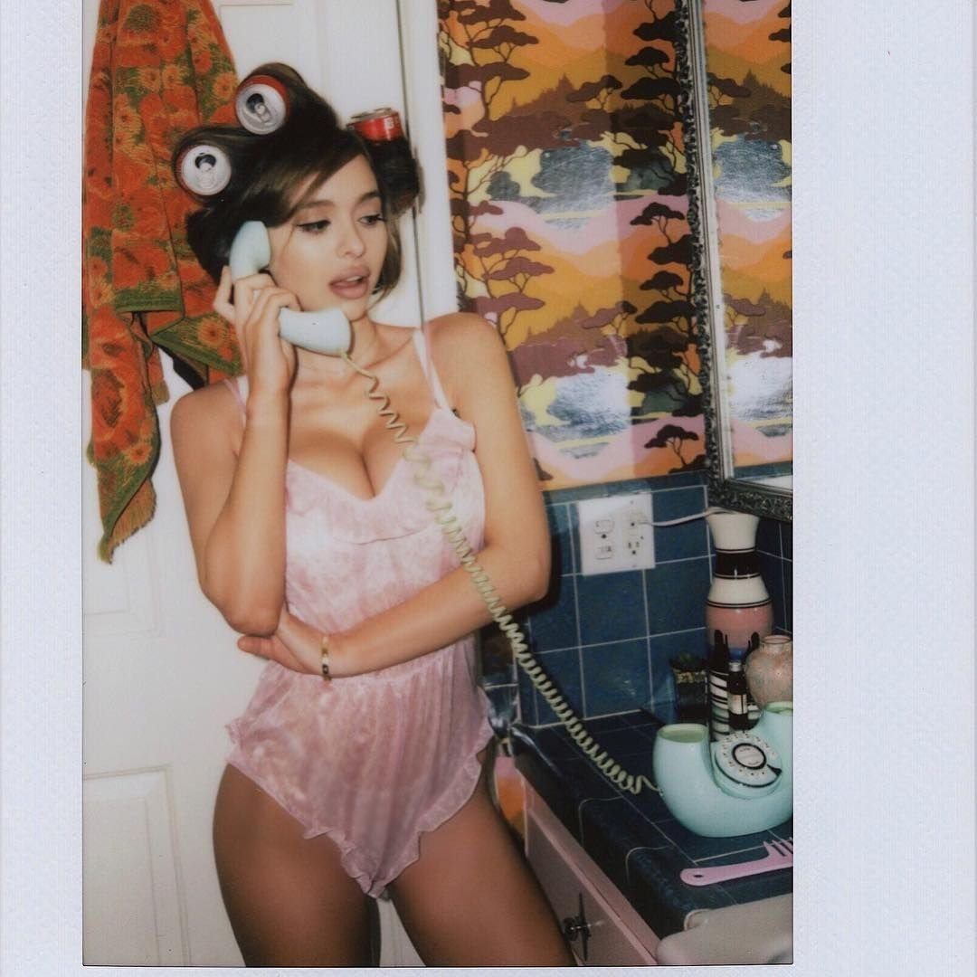 Picture tagged with: Brunette, Sophie Mudd, Funny, Lingerie