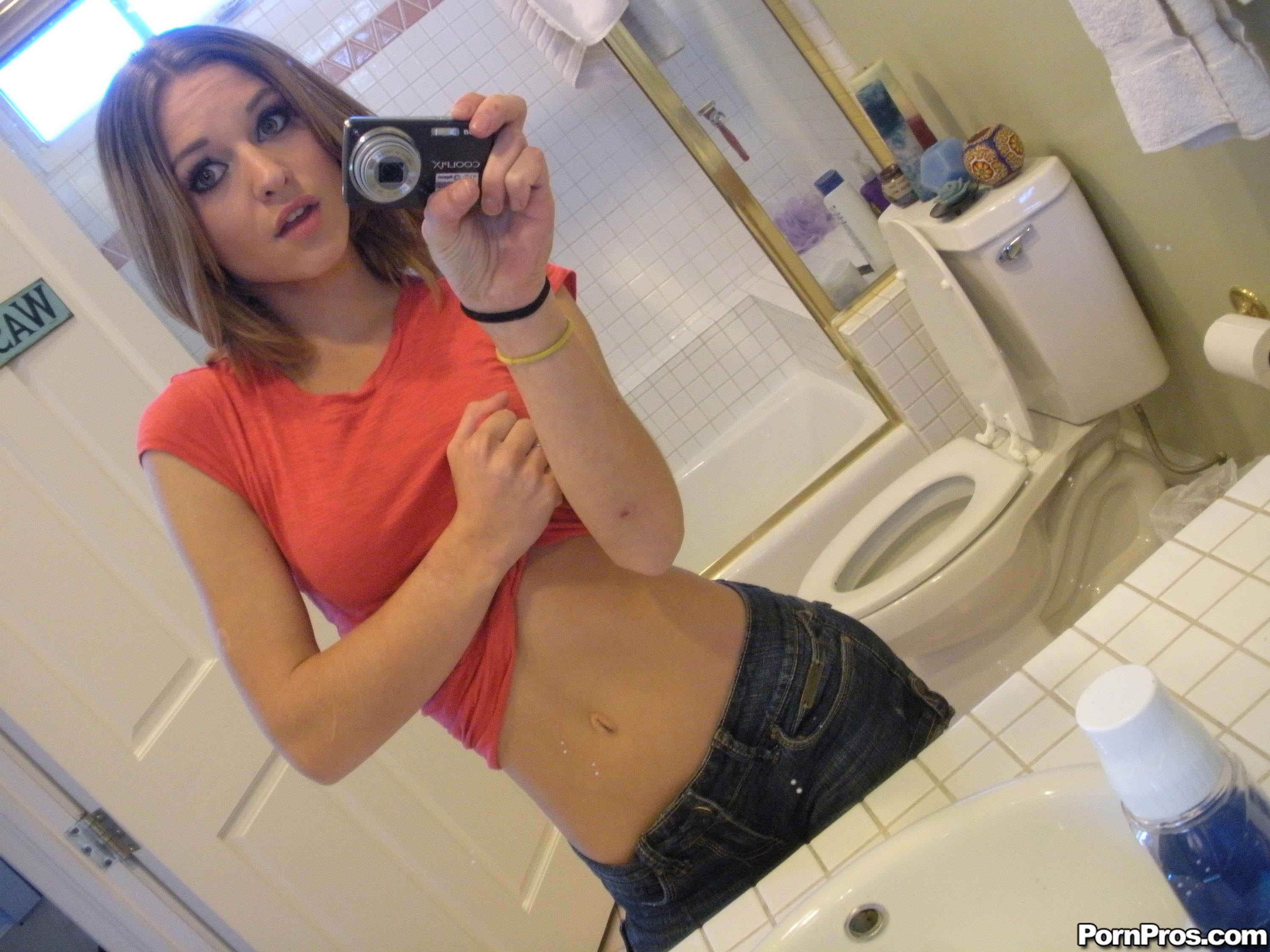 Picture tagged with: Skinny, Brunette, Kasey Chase, PornPros.com, American, Selfie, Small Tits, Tummy