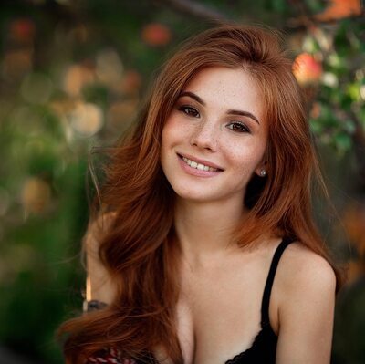 Picture tagged with: Ann Fedotova, Redhead, Cute, Smiling