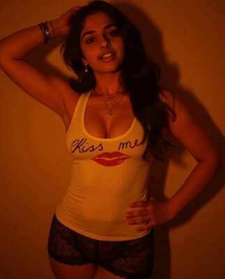 Picture tagged with: Arya - fancifularya, Brunette, Eyes, Indian, Smiling, Cute