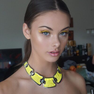 Picture tagged with: Australian, Brunette, Eyes, Meika Woollard, Cute, Face, Safe for work