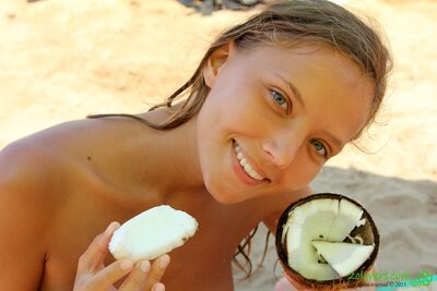 Picture tagged with: Beach, Blonde, Eyes, Katya Clover - Mango A, Mouth, Muddy at the beach, Russian, Sexy Wallpaper, Smiling, Cute, Face