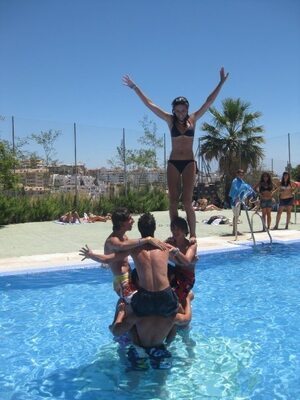 Picture tagged with: Bikini, Brunette, Caterina, Legs, Pool, Tummy