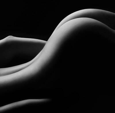 Picture tagged with: Black and White, Art, Ass - Butt
