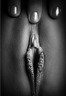 Picture tagged with: Black and White, Art, Close-up, Pussy