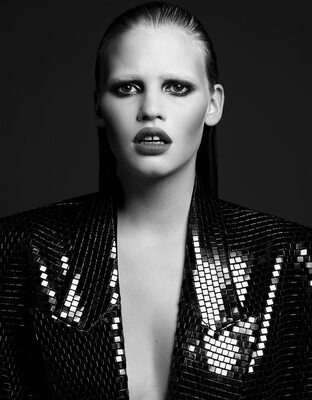 Picture tagged with: Black and White, Blonde, Dutch, Lara Stone, Celebrity - Star, Cute
