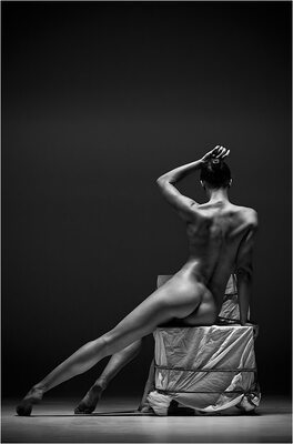 Picture tagged with: Black and White, Brunette, Art, Ass - Butt, Legs