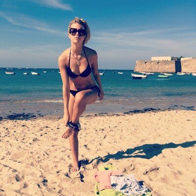 Picture tagged with: Blonde, Beach, Bikini, Camgirl, Chaturbate, Jana Volkova