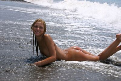 Picture tagged with: Blonde, Beach
