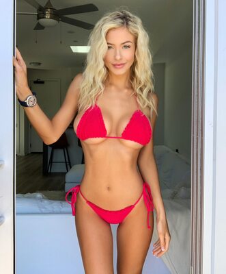 Picture tagged with: Blonde, Busty, Hannah Palmer, American, Bikini, Tummy