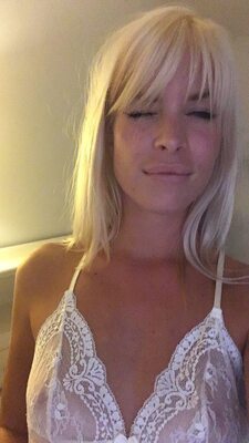 Picture tagged with: Blonde, Camgirl, Chaturbate, Jana Volkova, Lingerie