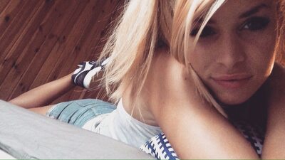 Picture tagged with: Blonde, Camgirl, Chaturbate, Jana Volkova