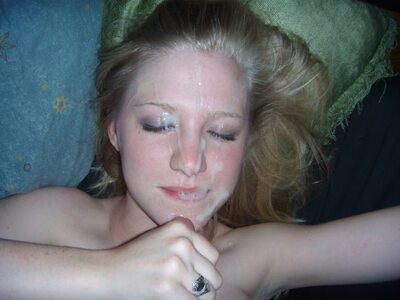 Picture tagged with: Blonde, Cumshot, Facial, Handjob