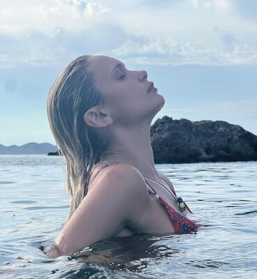 Picture tagged with: American, Beach, Bikini, Blonde, Delilah Summer Parillo, Cute, Face, Safe for work