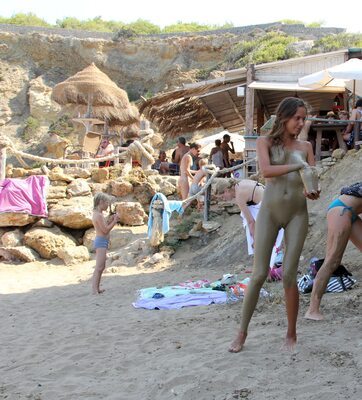 Picture tagged with: Blonde, Katya Clover - Mango A, Muddy at the beach, Beach, Russian