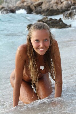 Picture tagged with: Blonde, Katya Clover - Mango A, The Naturist, X-Art, Beach, Cute, Russian, Smiling, Tanned