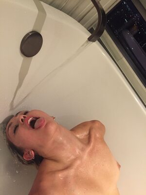 Picture tagged with: American, Bath, Blonde, Miley Cyrus, Tongue, Celebrity - Star, Leaked, Small Tits