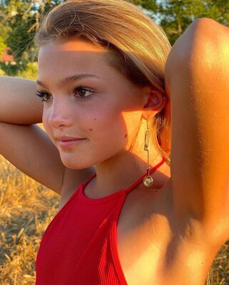 Picture tagged with: Blonde, Susanne Regina, Cute, Eyes, Face, Italian, Nature