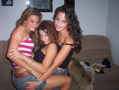 Picture tagged with: Brunette, 3 girls