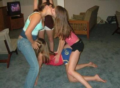 Picture tagged with: Brunette, 4 girls, Kissing, Legs, Lesbian, Sexy Wallpaper, Threesome