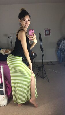 Picture tagged with: Brunette, Bambii Bonsai, Camgirl, Chaturbate, Selfie, nood.tv