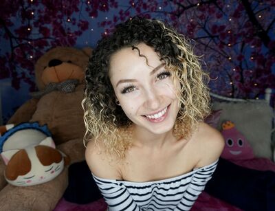 Picture tagged with: Brunette, Bambii Bonsai, Camgirl, Chaturbate, nood.tv