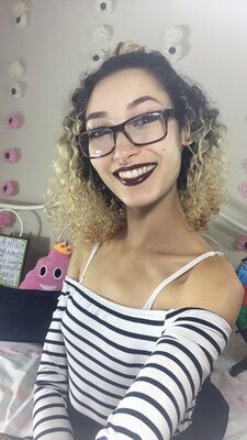 Picture tagged with: Brunette, Bambii Bonsai, Camgirl, Chaturbate, nood.tv