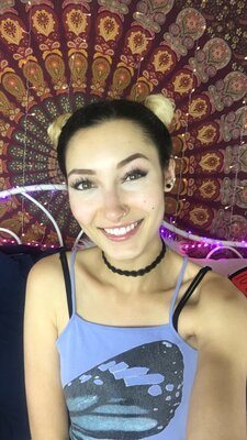 Picture tagged with: Brunette, Bambii Bonsai, Camgirl, Chaturbate, nood.tv