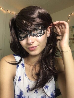Picture tagged with: Brunette, Bambii Bonsai, Camgirl, Chaturbate, nood.tv
