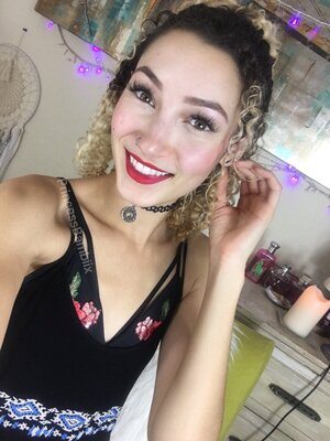 Picture tagged with: Brunette, Bambii Bonsai, Camgirl, Chaturbate, nood.tv