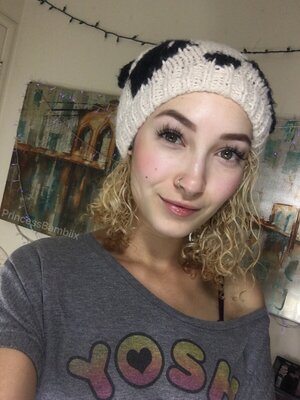 Picture tagged with: Brunette, Bambii Bonsai, Camgirl, Chaturbate, nood.tv