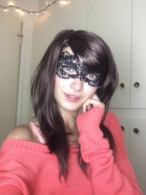 Picture tagged with: Brunette, Bambii Bonsai, Camgirl, Chaturbate, nood.tv