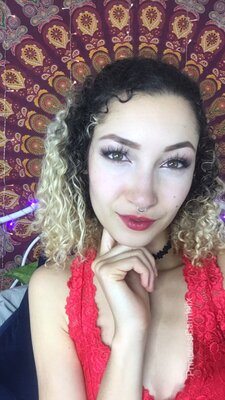 Picture tagged with: Brunette, Bambii Bonsai, Camgirl, Chaturbate, nood.tv