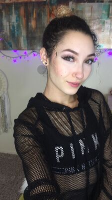 Picture tagged with: Brunette, Bambii Bonsai, Camgirl, Chaturbate, nood.tv