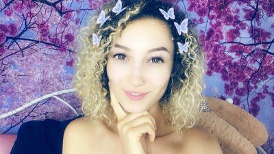 Picture tagged with: Brunette, Bambii Bonsai, Camgirl, Chaturbate, nood.tv