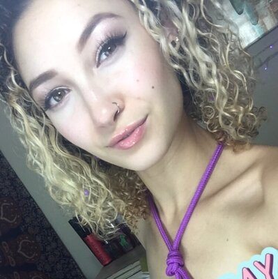 Picture tagged with: Brunette, Bambii Bonsai, Camgirl, Chaturbate, nood.tv