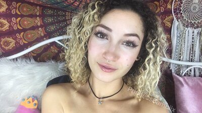 Picture tagged with: Brunette, Bambii Bonsai, Camgirl, Chaturbate, nood.tv