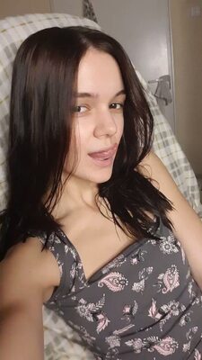Picture tagged with: Brunette, Camgirl, Chaturbate, MeowMeowMay, OnlyFans, Tongue