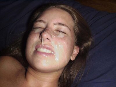 Picture tagged with: Brunette, Cumshot, Facial, Smiling