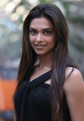 Picture tagged with: Brunette, Deepika Padukone, Celebrity - Star, Cute, Indian, Safe for work
