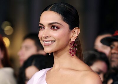 Picture tagged with: Brunette, Deepika Padukone, Celebrity - Star, Face, Indian, Safe for work, Sexy Wallpaper, Smiling