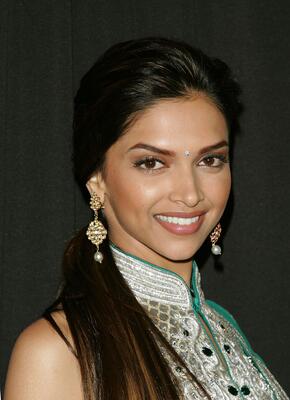 Picture tagged with: Brunette, Deepika Padukone, Celebrity - Star, Face, Indian, Safe for work, Smiling