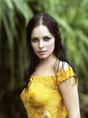 Picture tagged with: Brunette, Eyes, Nature, Boobs, Cute